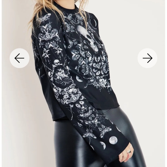 ISO!! DO NOT BUY!! BM DEAD PRETTY CHURCH BELLS SWEATER - Picture 3 of 3